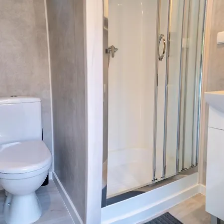 Pod Cyprysami - Surf & Family Lodge *