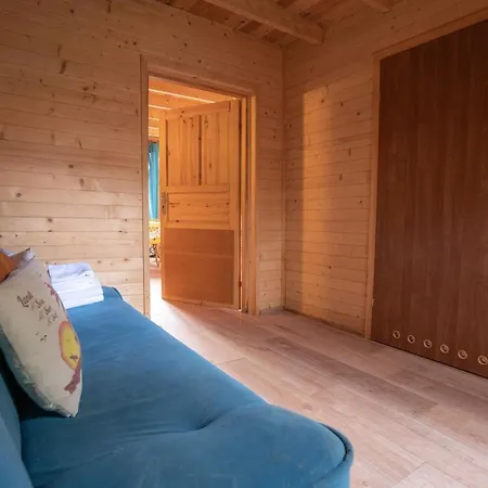 Pod Cyprysami - Surf & Family Chata Jastarnia