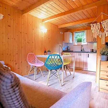 Umili Pod Cyprysami - Surf & Family Lodge *