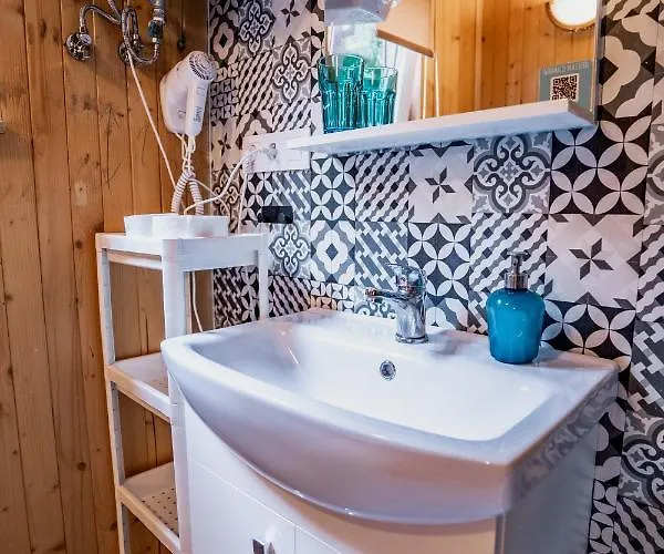 Pod Cyprysami - Surf & Family Alojamento de Turismo Selvagem *